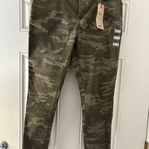 Levi's Women's Skinny Jeans - Camouflage Green
